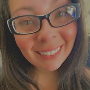 Meet your Posher, Carolyn